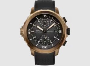 IWC Aquatimer aus 2014 mit Bronze-Gehäuse und grauem Blatt vor weißem Hintergrund