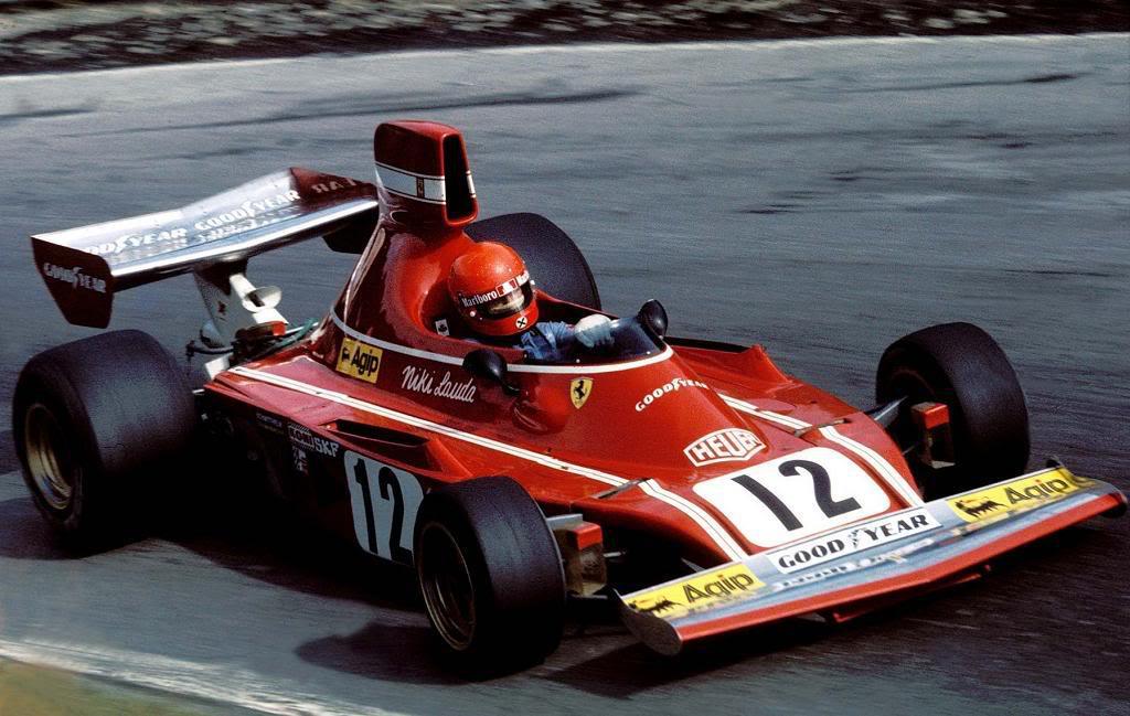 Niki Lauda im Ferrari Rennauto
