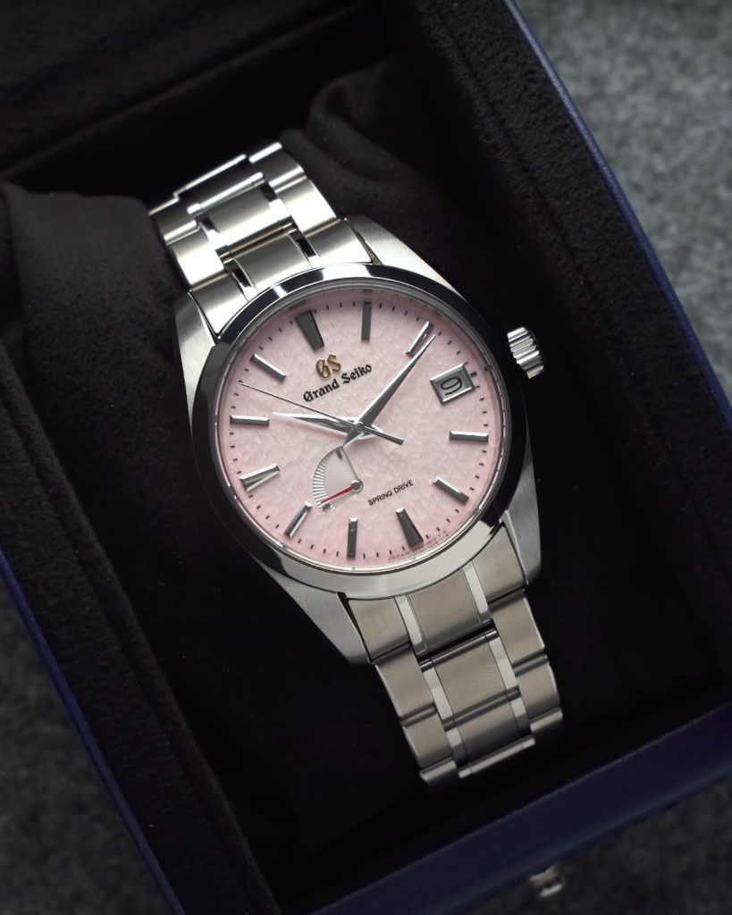 Grand Seiko Pink Snowflake in Uhrenrolle