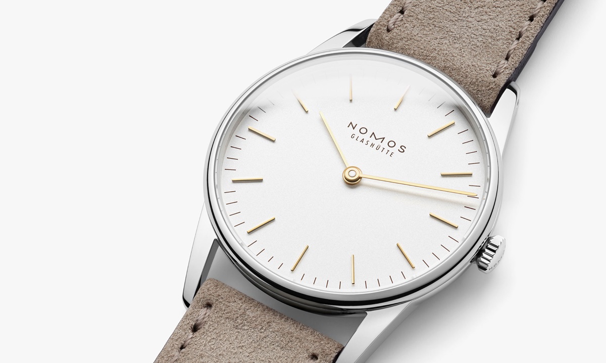 Seitenansicht der NOMOS ORION 33 DUO mit der Referenz 319