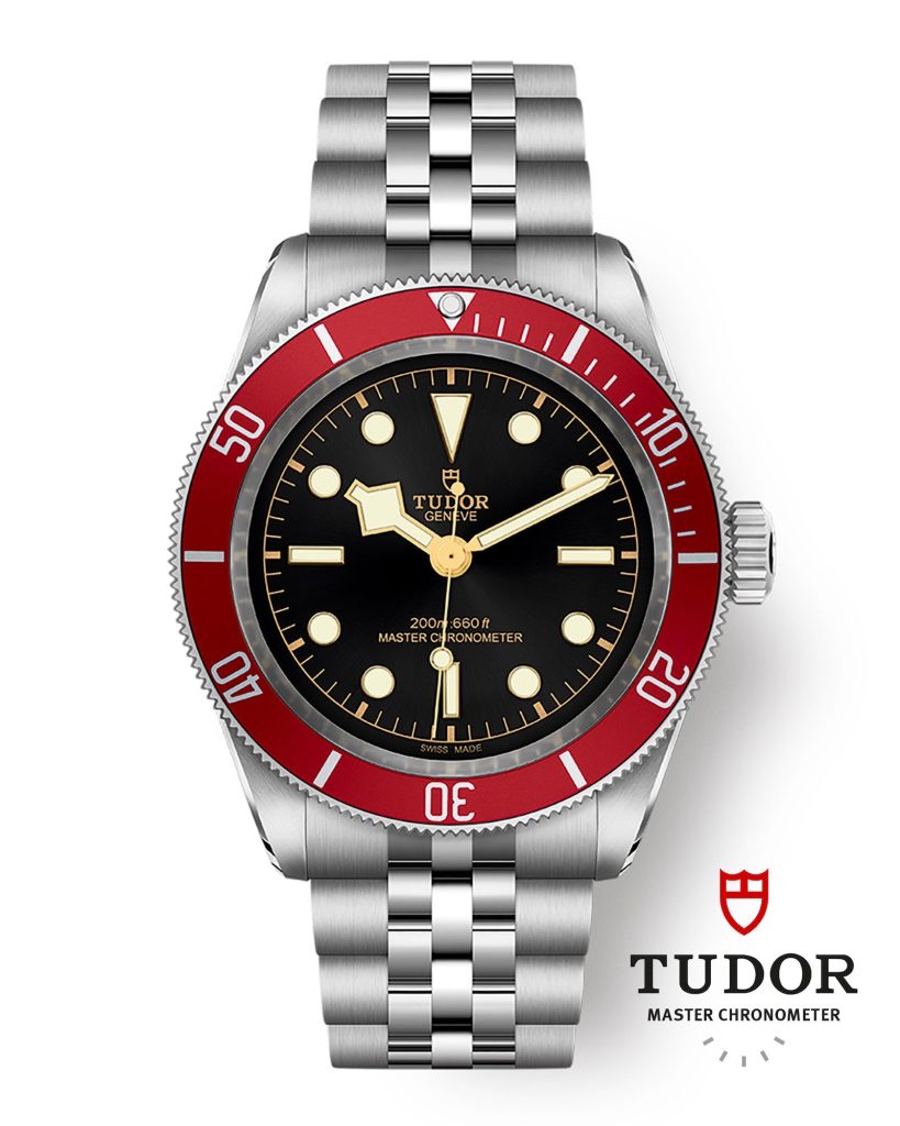 Tudor Black Bay Master Chronometer auf weißem Hintergrund.