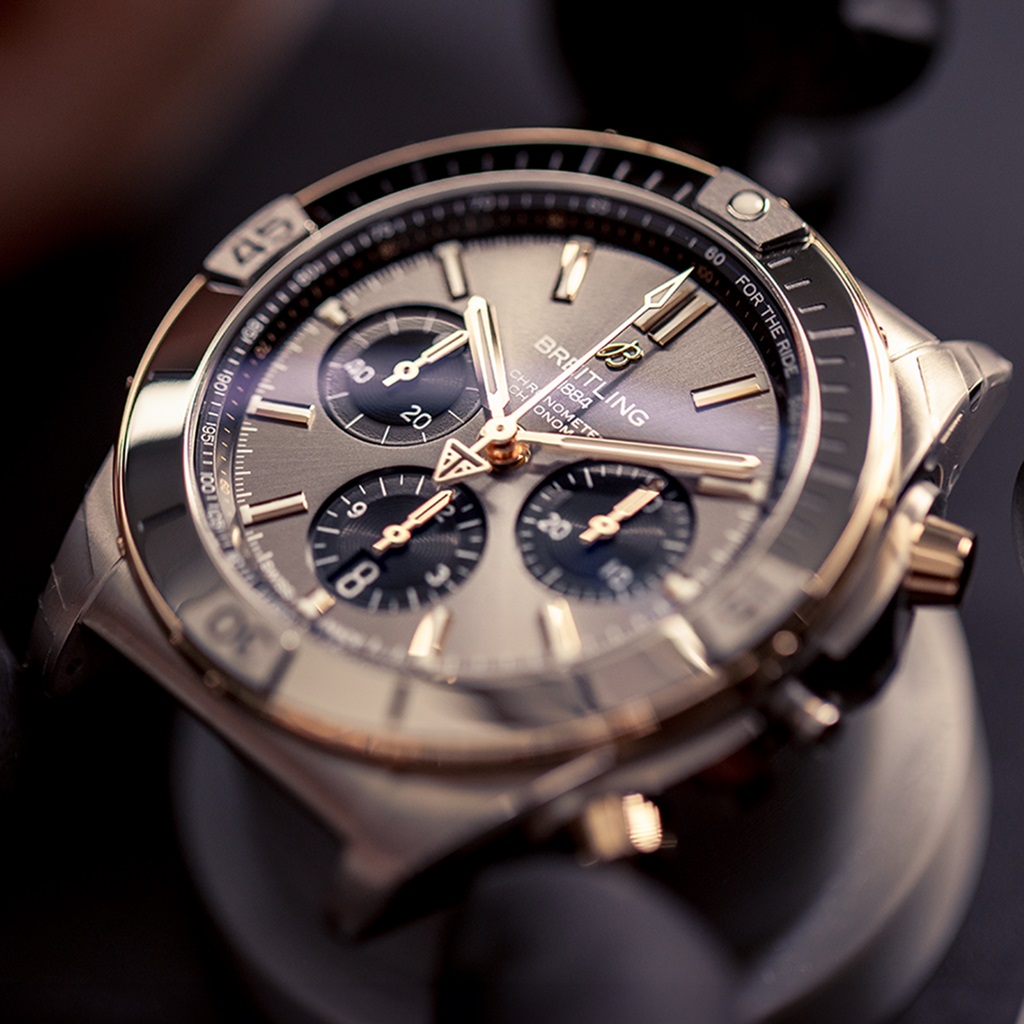 Seitenansicht der Breitling Chronomat Triumph.
