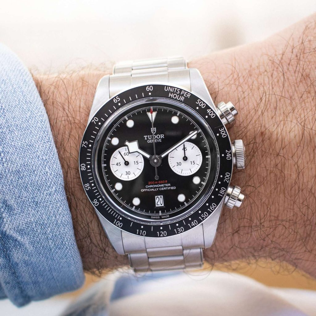 Tudor Black Bay Chronograph mit schwarzem Zifferblatt und weißen Totalisatoren