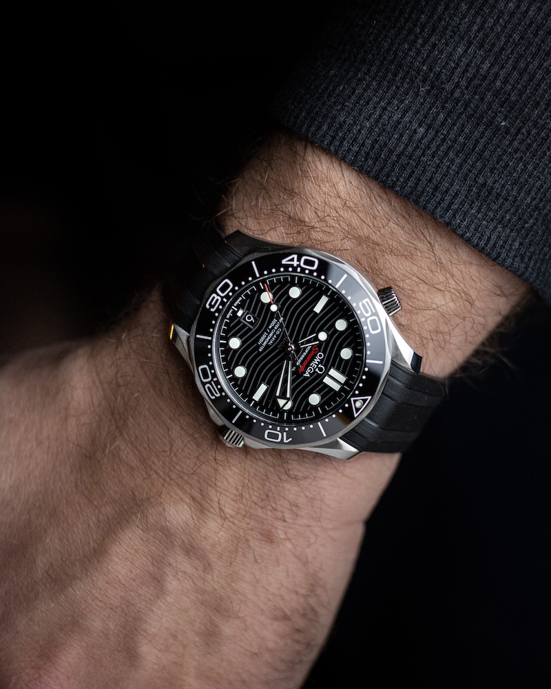 OMEGA Seamaster Diver 300M mit schwarzem Zifferblatt