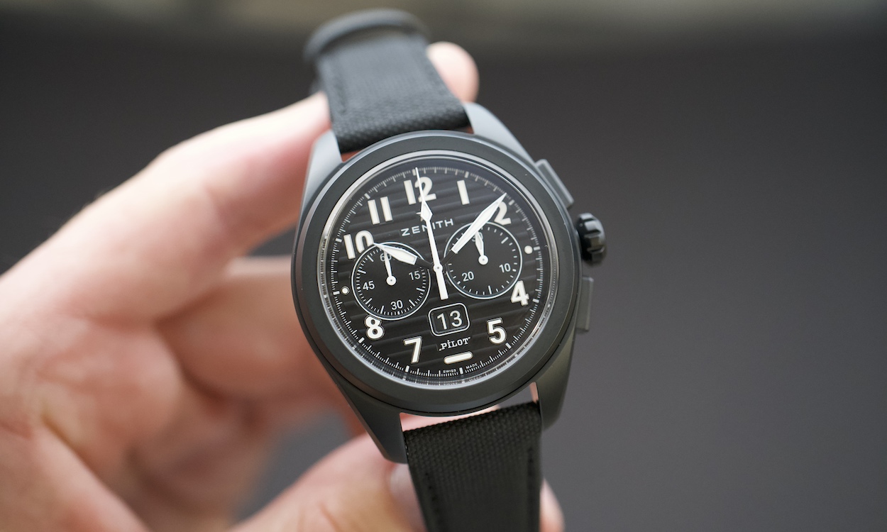 Zenith Pilot Flyback Chronograph in der Hand