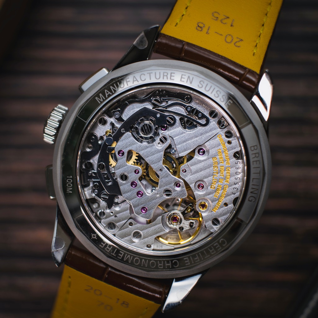 Rückansicht der Breitling Premier B09 Chronograph 40 Referenz: AB0930D31L1P1