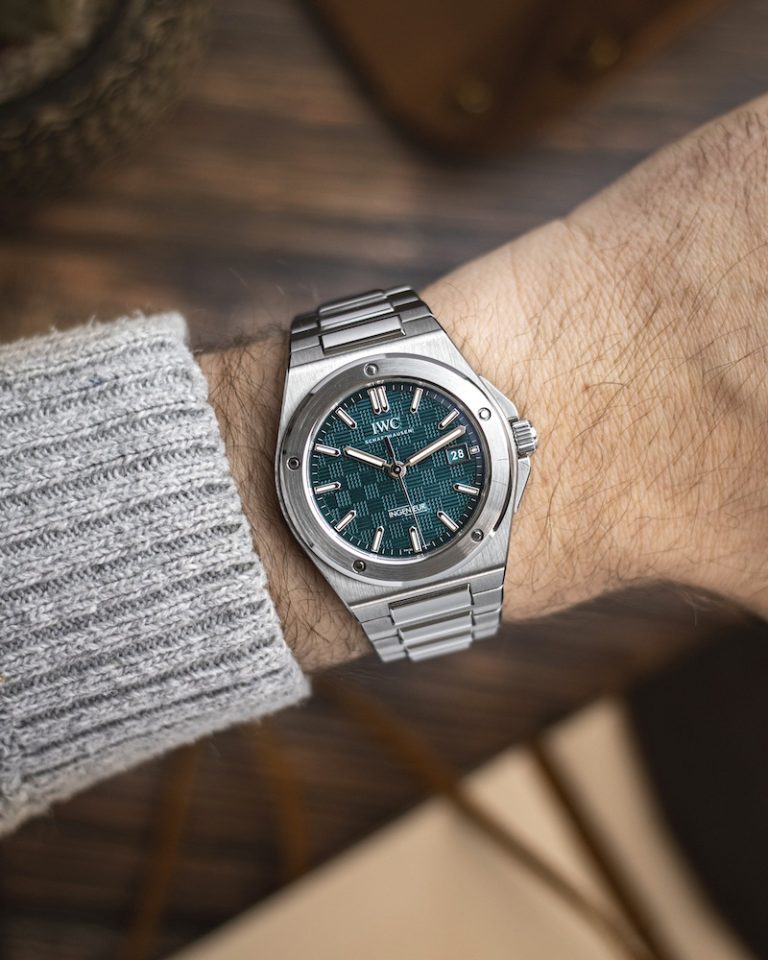 IWC Ingenieur mit Petrol Zifferblatt am Handgelenk