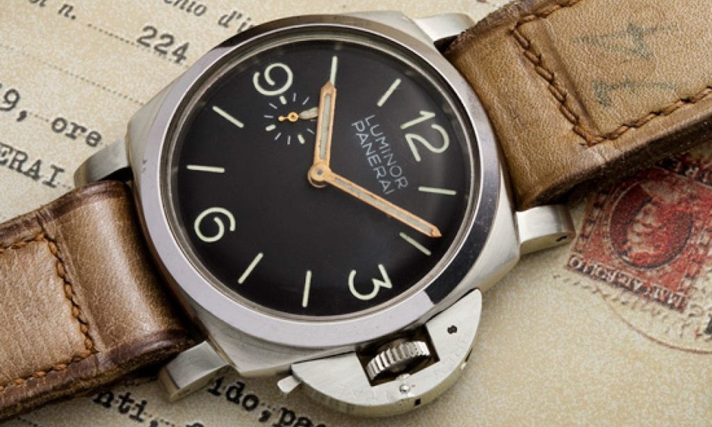 Panerai Luminor Referenz 6152/1 liegend auf Patent