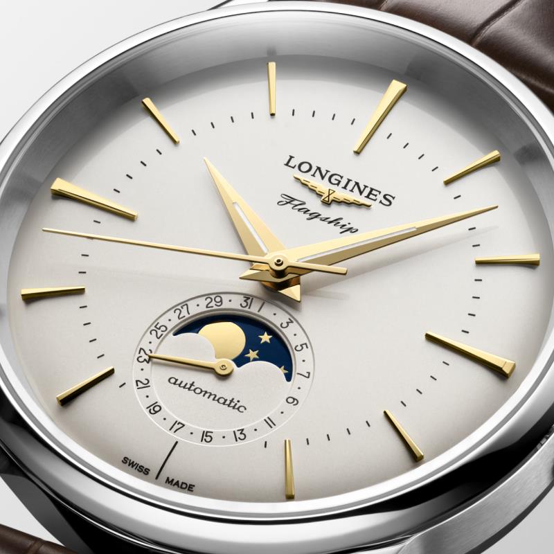 Nahaufnahme des Zifferblattes der Longines Flagship Heritage Mondphase.