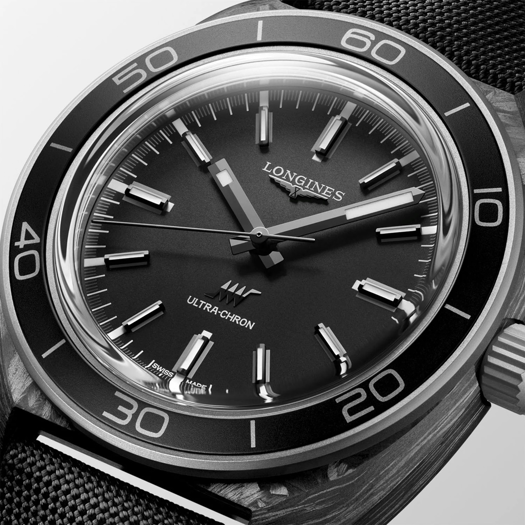 Nahaufnahme des Zifferblattes der Longines Ultra-Chron Cabron.