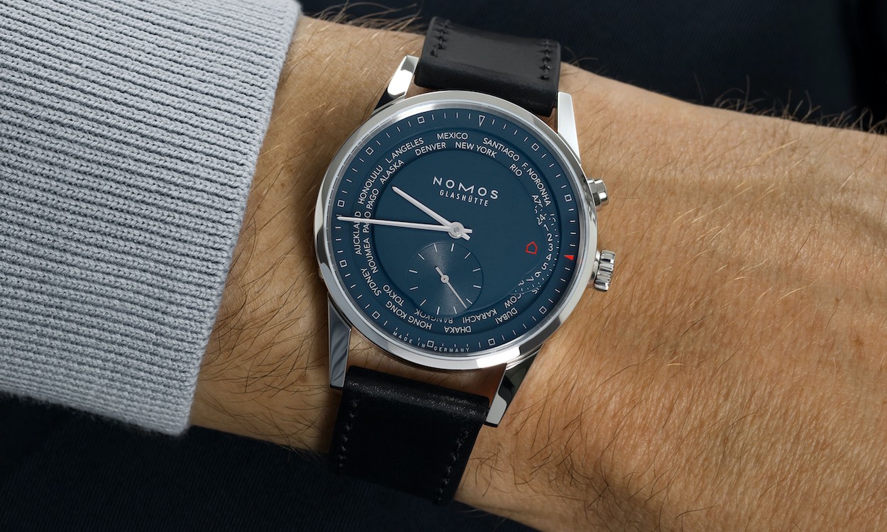 NOMOS Glashütte Zürich Blau am Handgelenk