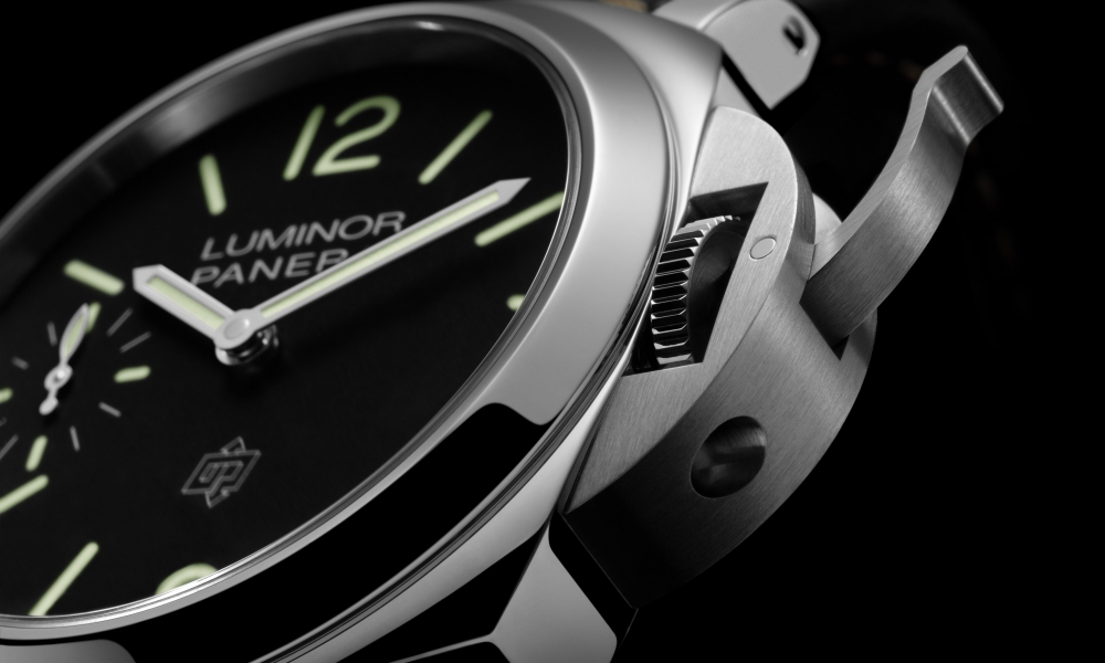 Panerai Luminor Base Logo Kronenschutzbrücke in Nahaufnahme