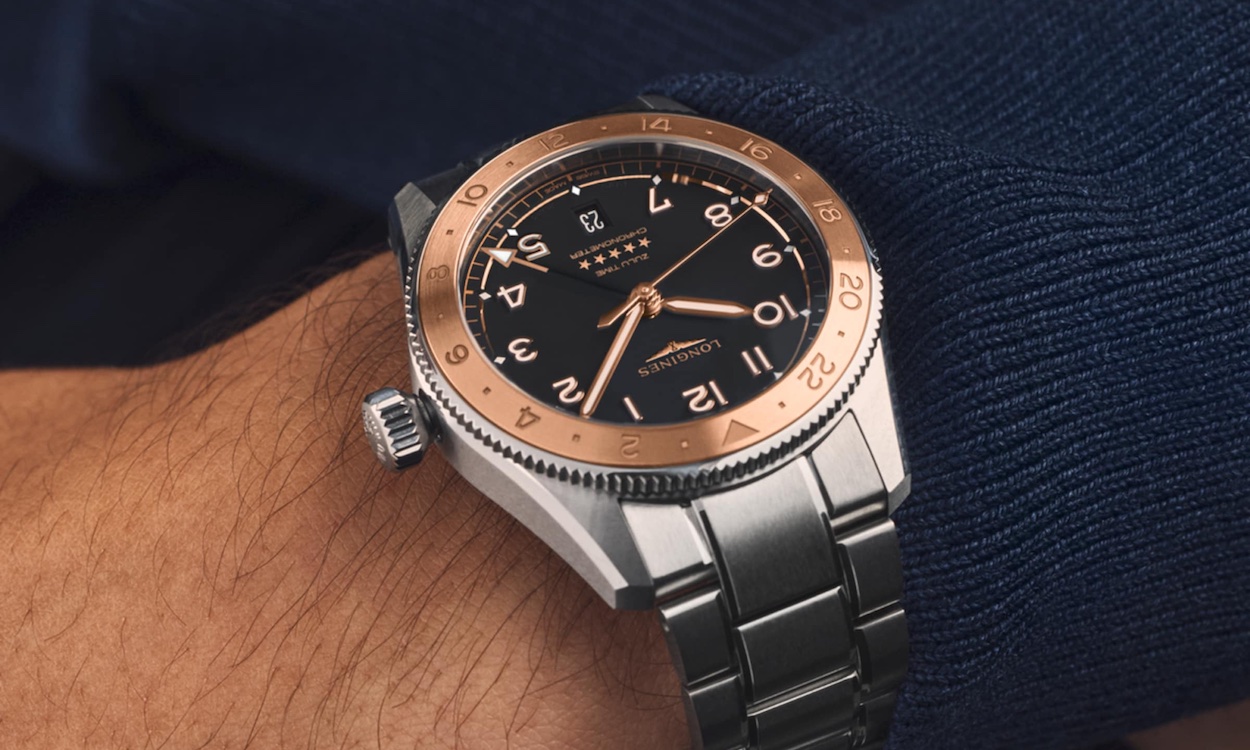 Longines Spirit Zulu Time Bicolor am Handgelenk in Nahaufnahme