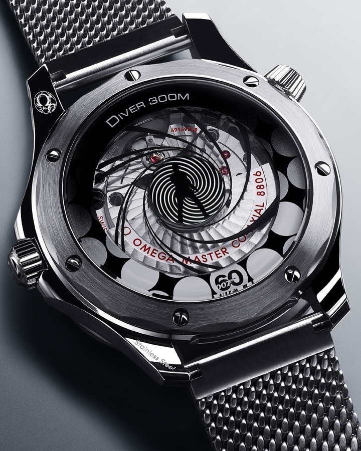 OMEGA Seamaster James Bond Gehäuseboden mit Moire Effekt