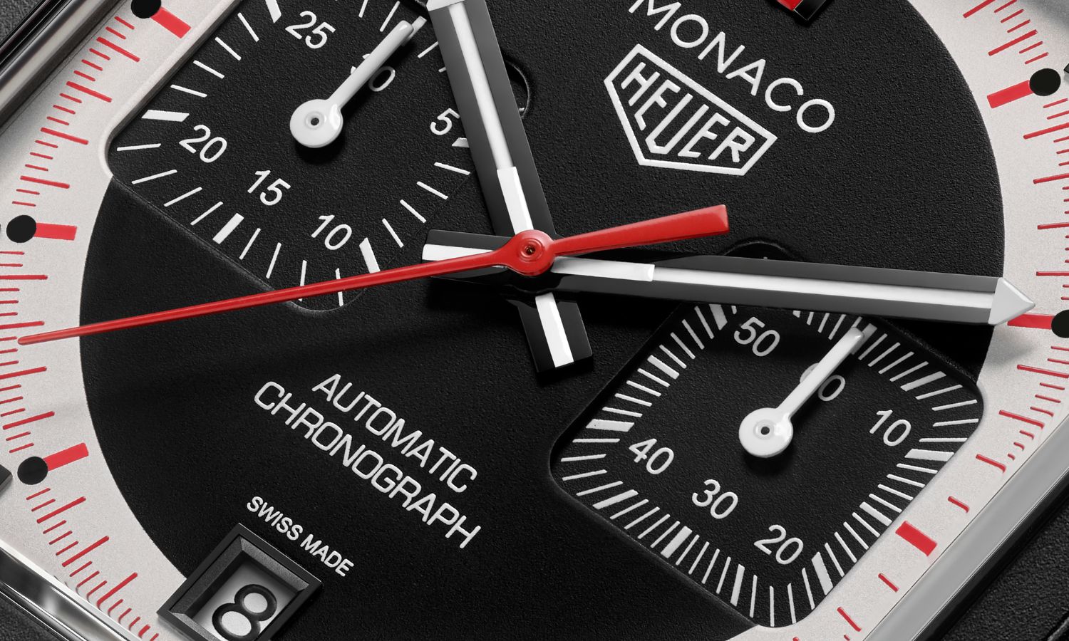 Nahaufnahme der TAG Heuer Monaco Chronograph Stopwatch mit der Referenz CAW218F.FC6356.