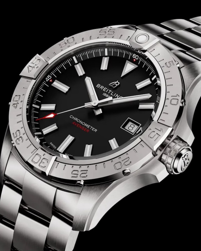 Breitling Avenger 42 Vorderseite in Nahaufnahme