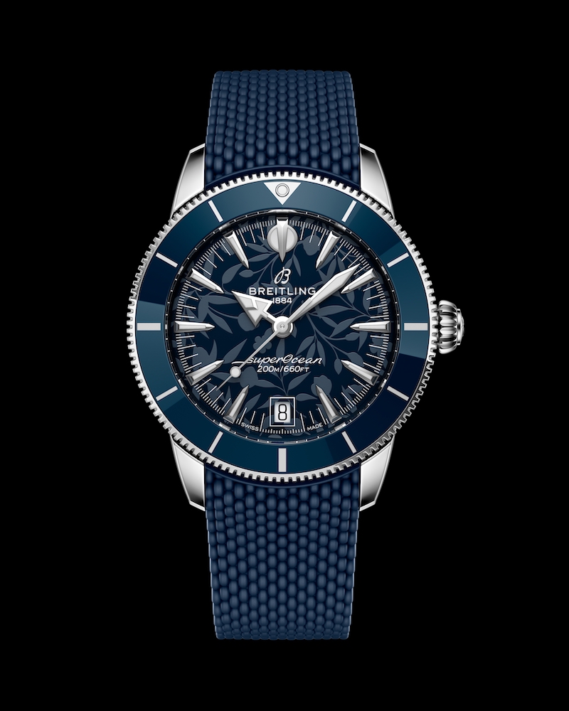 Breitling SuperOcean Kelly Slater Vorderseite auf schwarzem Hintergrund