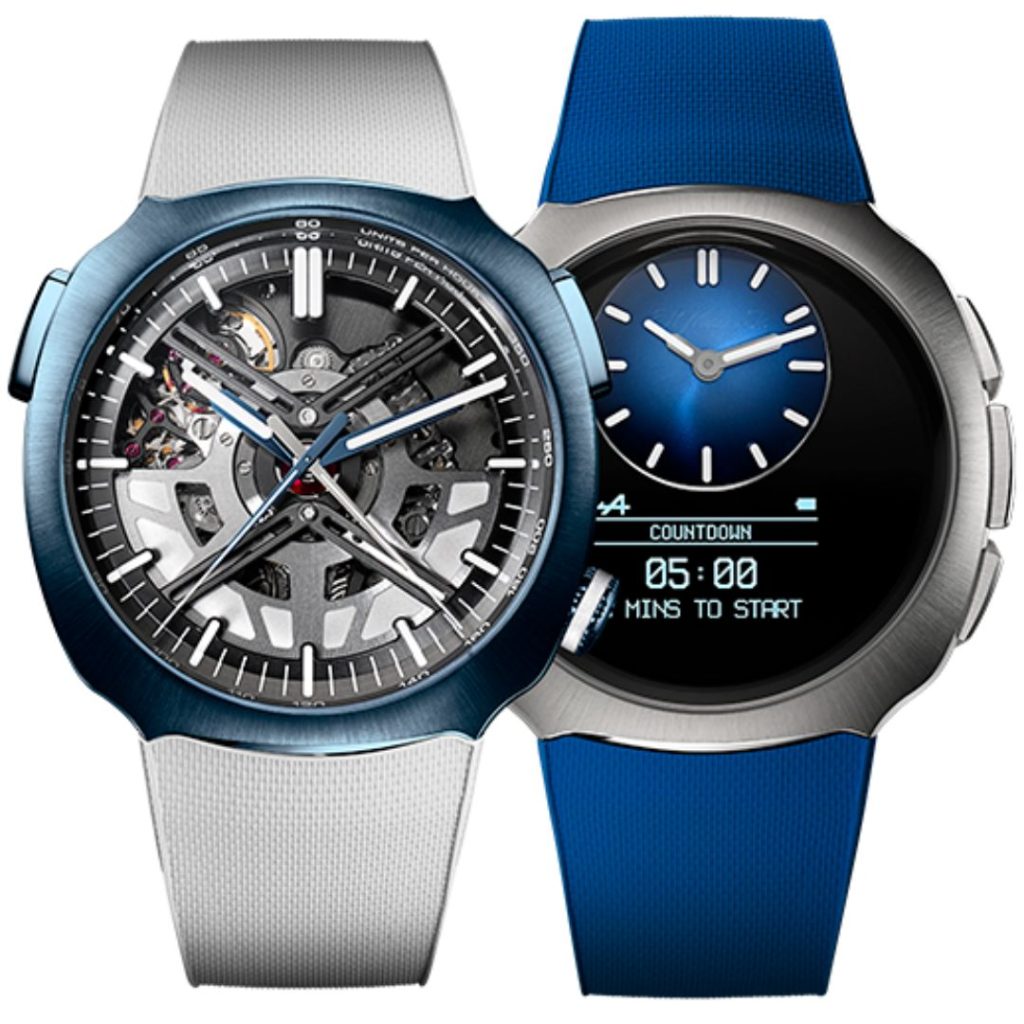 Blick auf zwei Uhren von H. Moser & Cie., die in Zusammenarbeit mit dem Alpine-F1-Team entwickelt wurden.