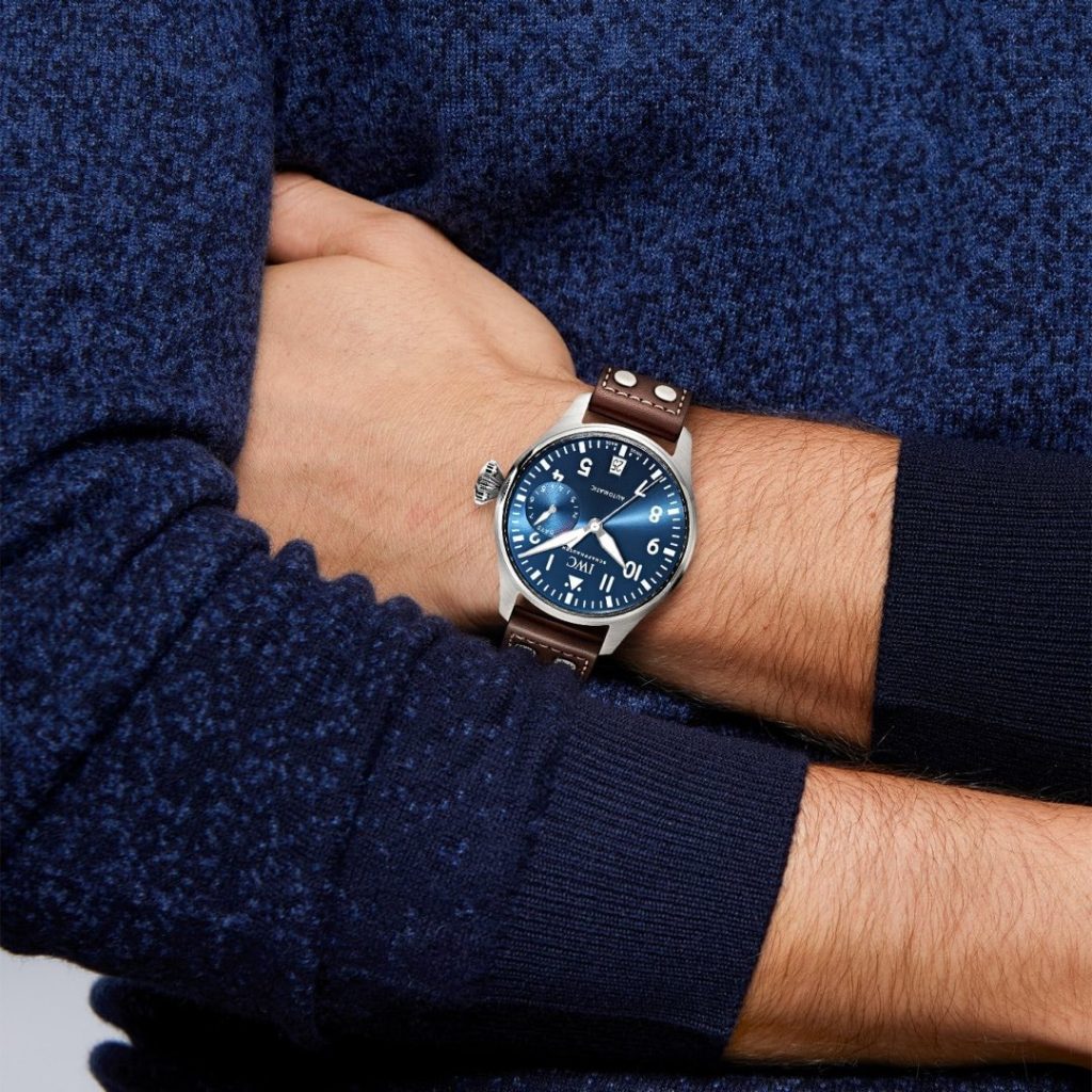 IWC Schaffhausen Big Pilot's Watch Le Petit Prince am Handgelenk eines Mannes