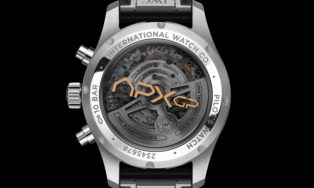 Gehäuseboden der IWC Pilots Watch APX GP in Nahaufnahme