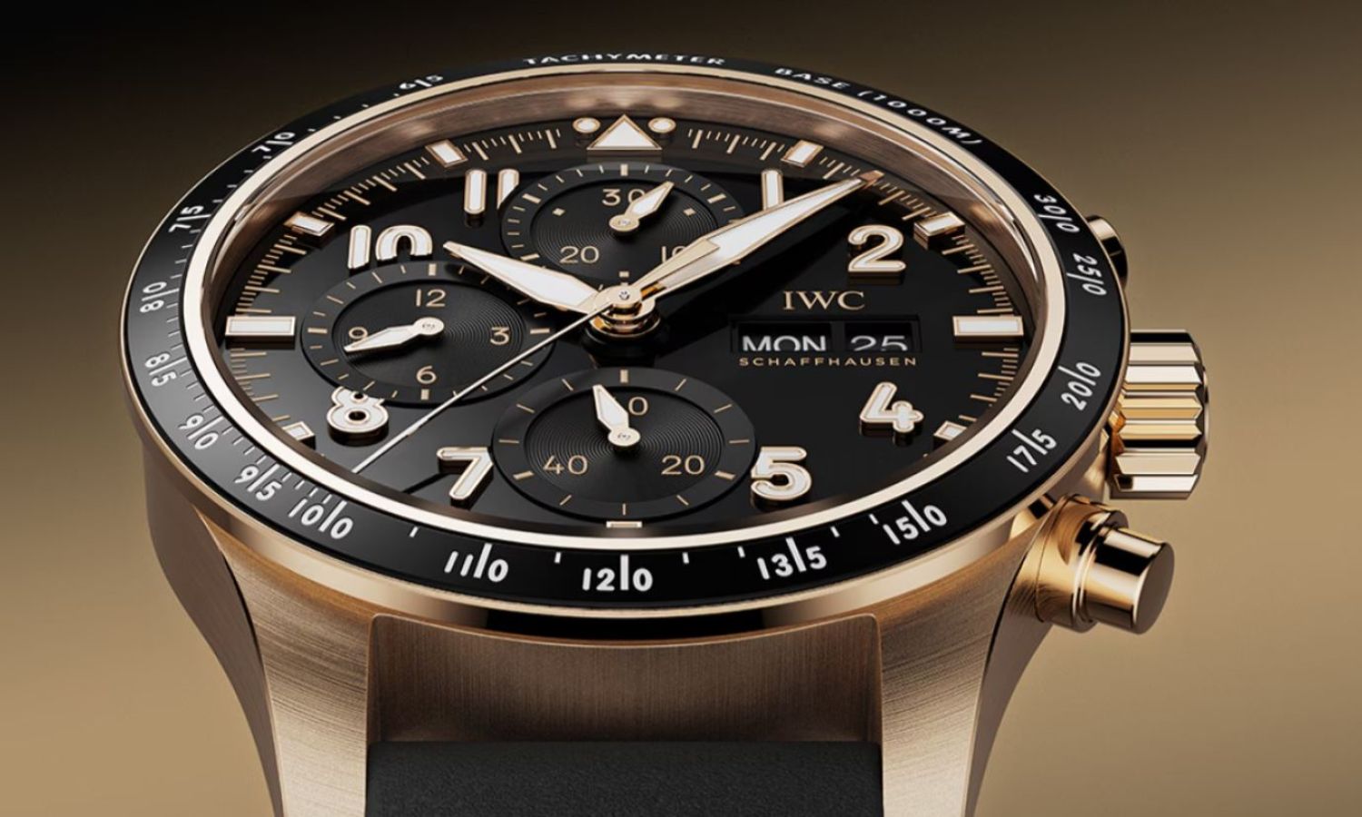 Blick von unten auf das Zifferblatt der  Pilot’s Watch Performance Chronograph 41 mit der Referenz IW388309.