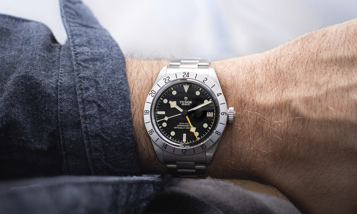 TUDOR Black Bay Pro mit schwarzem Zifferblatt in Nahaufnahme