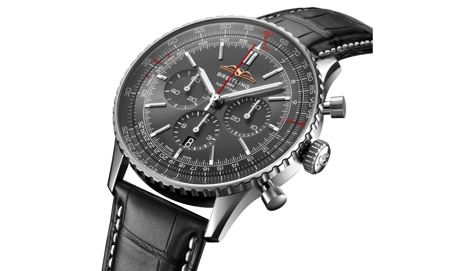 Breitling Navitimer Germany Edition mit anthrazitfarbenem Zifferblatt am schwarzen Lederarmband von vorne abgebildet vor weißem Hintergrund