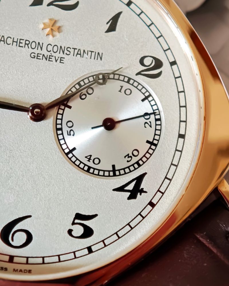 Nahaufnahme des Zifferblattes der Vacheron Constantin Historiques American 1921 mir der Referenz 82035/000R-9359.