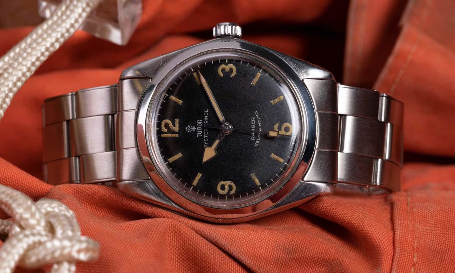 Seitlicher Blick auf die TUDOR Ranger aus dem Jahr 1969.