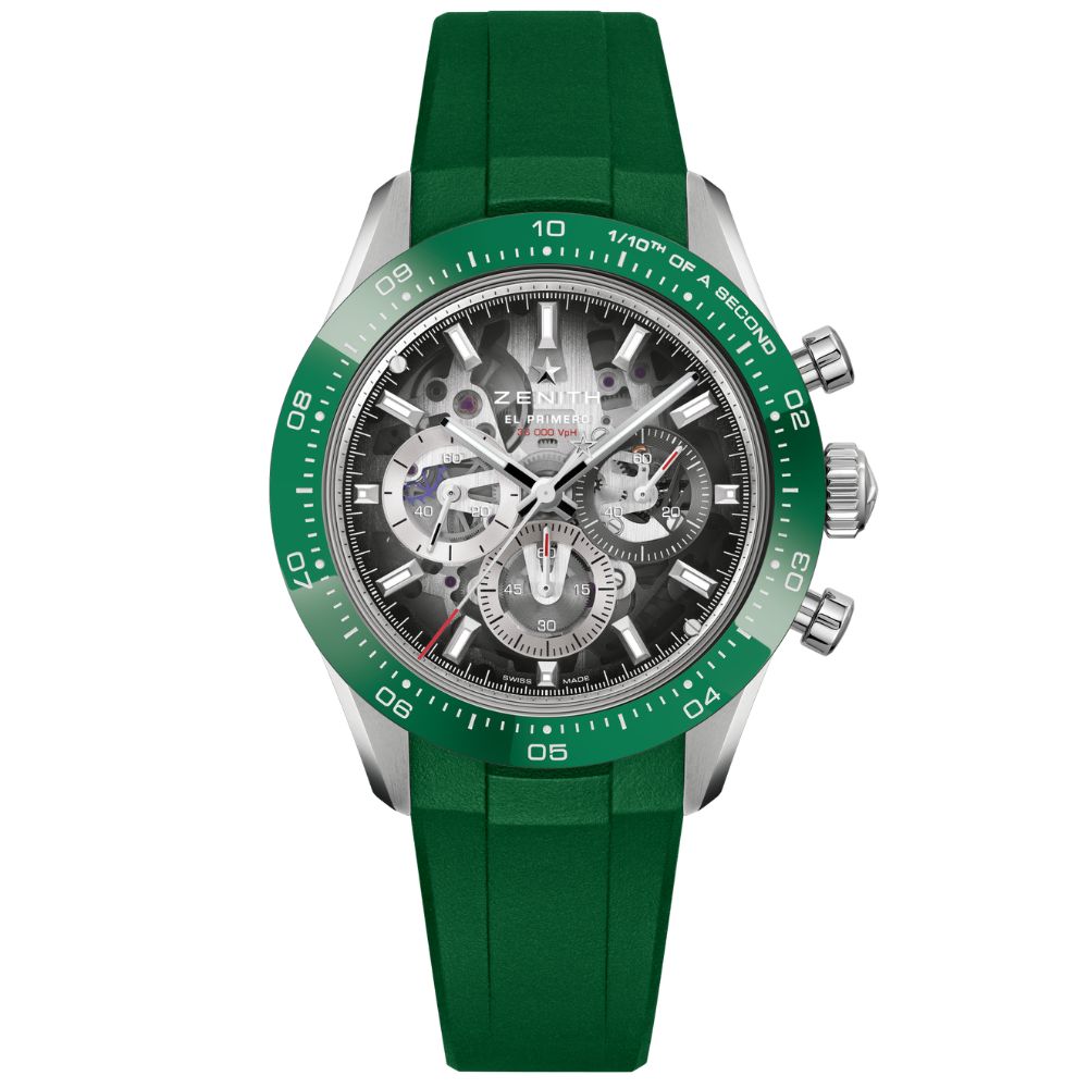 Blick von vorne auf die ZENITH CHRONOMASTER Sport Skeleton mit grünem Kautschukband.