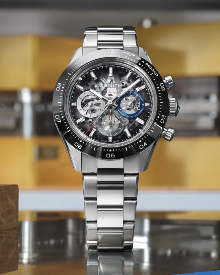ZENITH CHRONOMASTER SPORT Skeleton mit schwarzem Zifferblatt stehend von vorne abgebildet